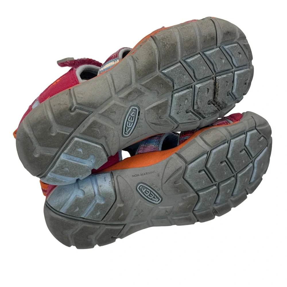 KEEN Seacamp II CNX Kids Sandals Pink Orange Striped Water Shoes Size 12 1016427